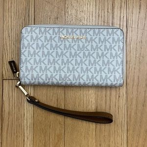 Michael Kors wristlet